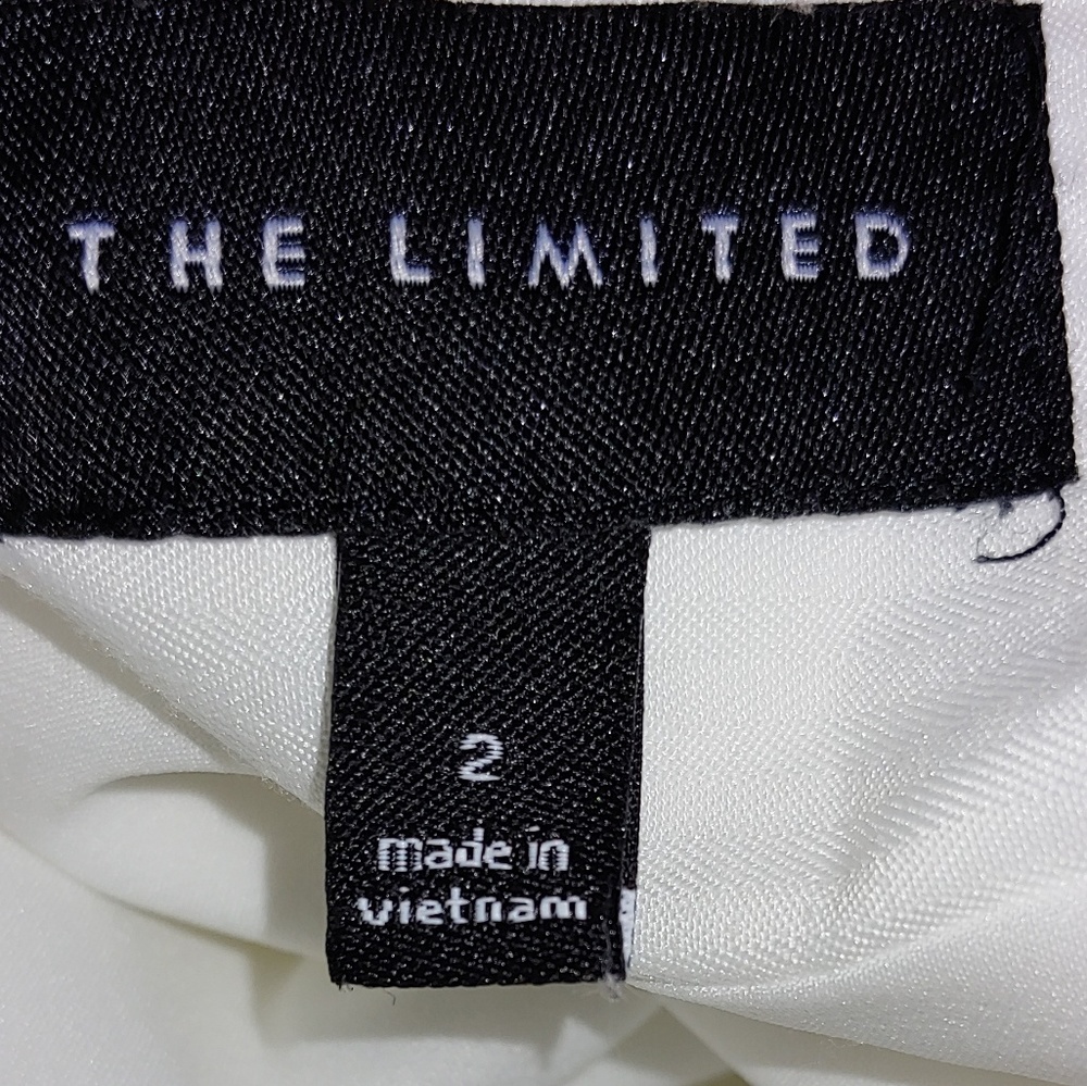 The Limited - Picture 3 of 6